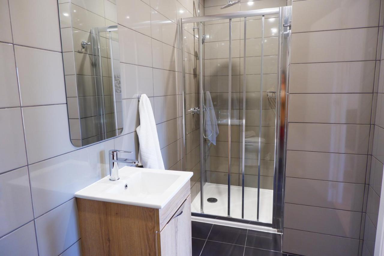 Retiro De Gondramaz - 200 M2 Villa Bagian luar foto