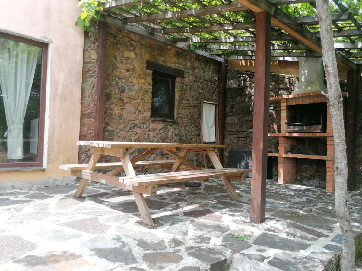 Retiro De Gondramaz - 200 M2 Villa Bagian luar foto